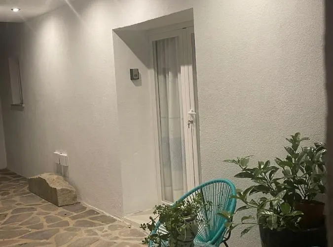 Tierra בית הארחה 3*